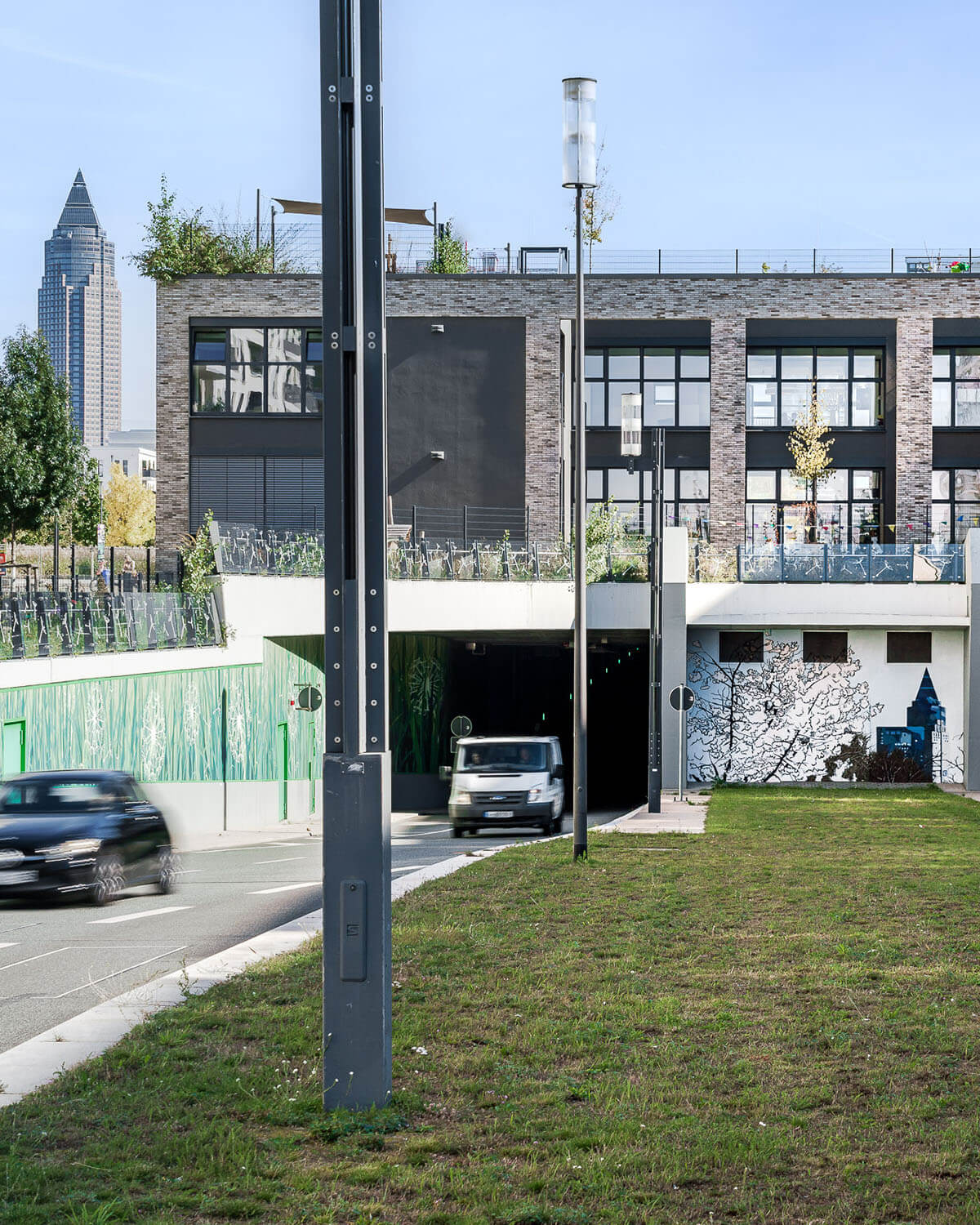 Blick auf das Frankfurter Brückenbauwerk, Planung und Architektur Eberhard + Florian Horn