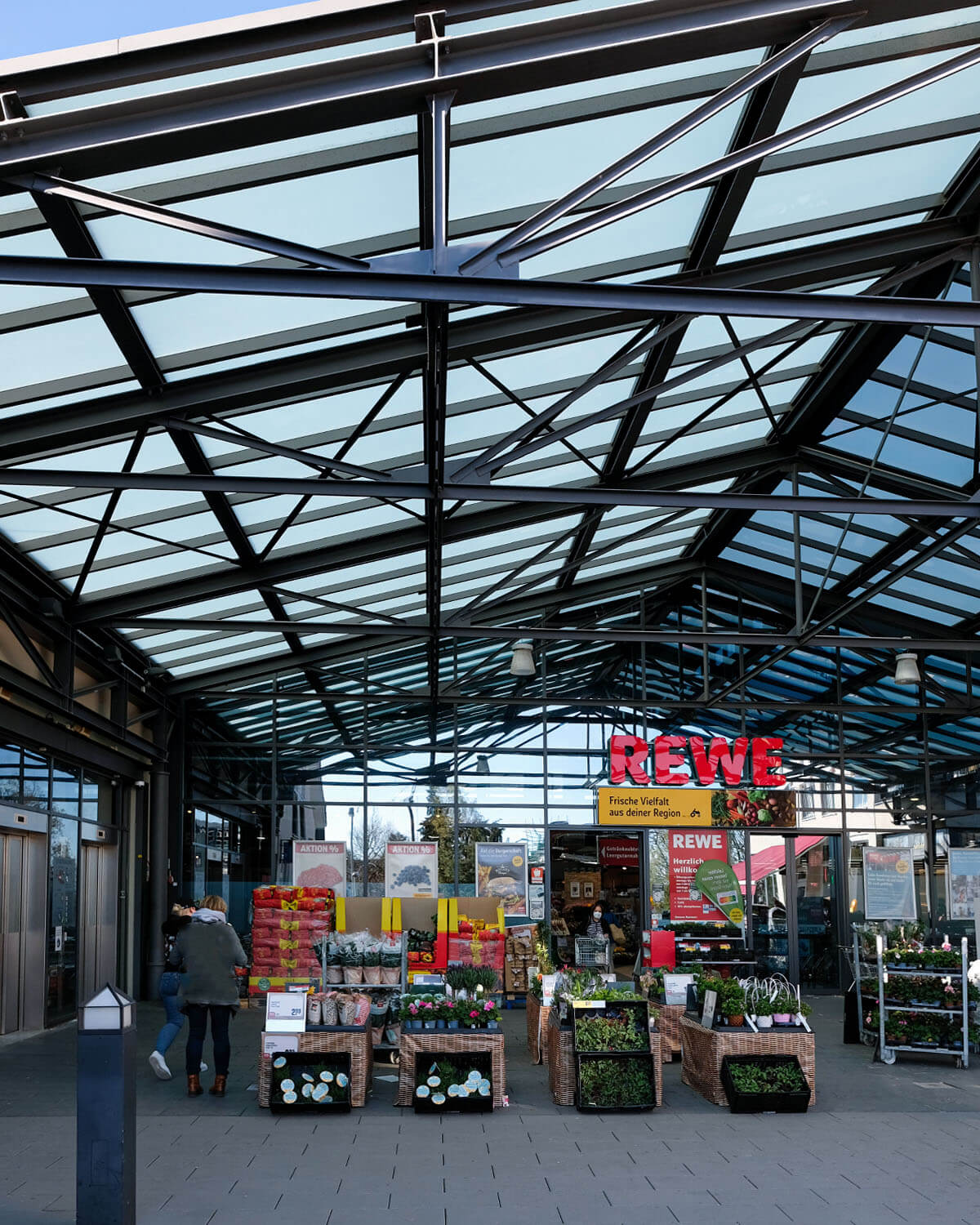 Markthalle mit Dach aus Stahl und Glas Konstruktion, Architektur Eberhard Horn Prime Estates