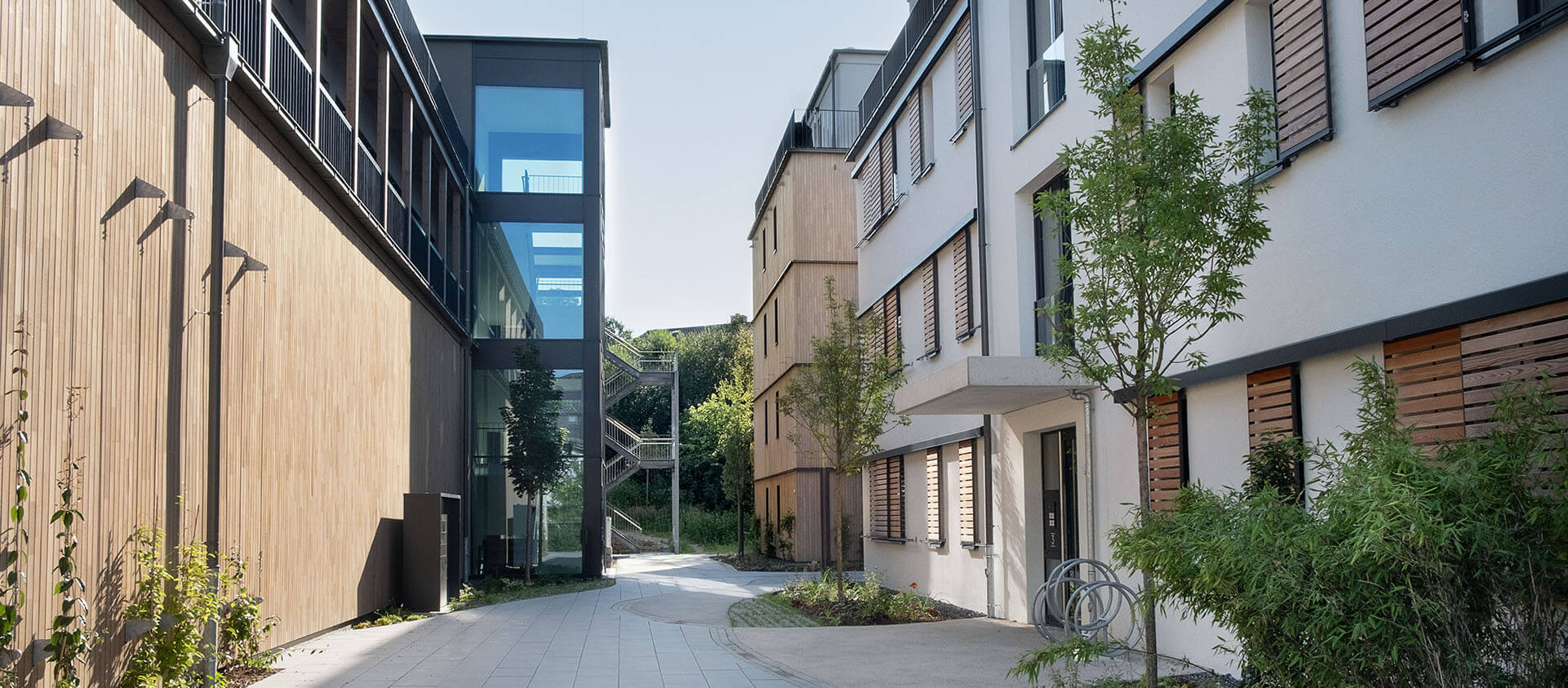 Blick auf Supermarkt und Gebäude Königsteiner Höfe geplant von Eberhard + Florian Horn Designgruppe